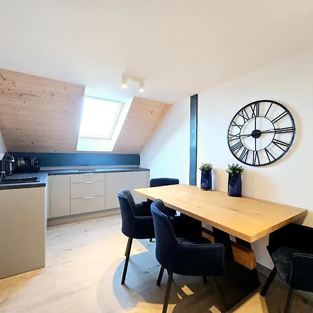 Przystan - Chlopy, Blisko Plazy