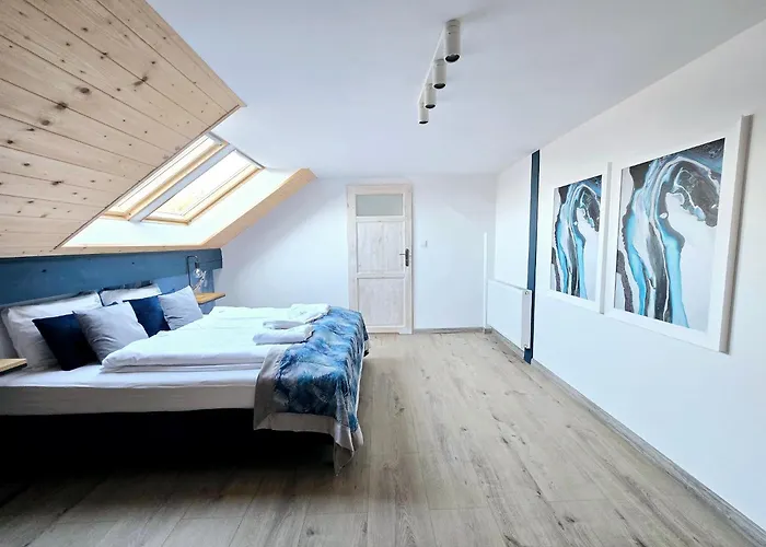 Przystan - Chlopy, Blisko Plazy